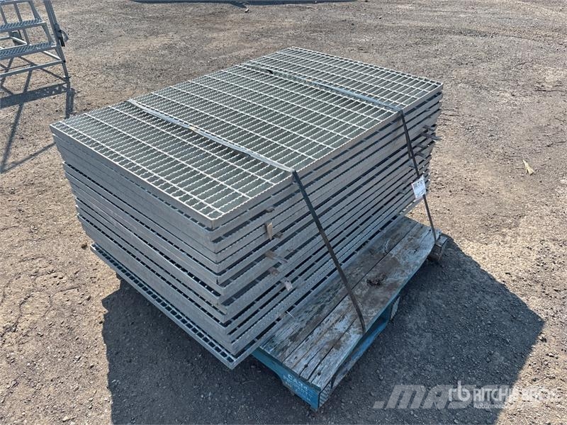 Quantity of (1) Pallets of Galvanized Walkway Pane Drugi deli