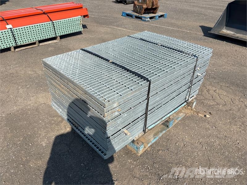 Quantity of (1) Pallets of Galvanized Walkway Pane Drugi deli