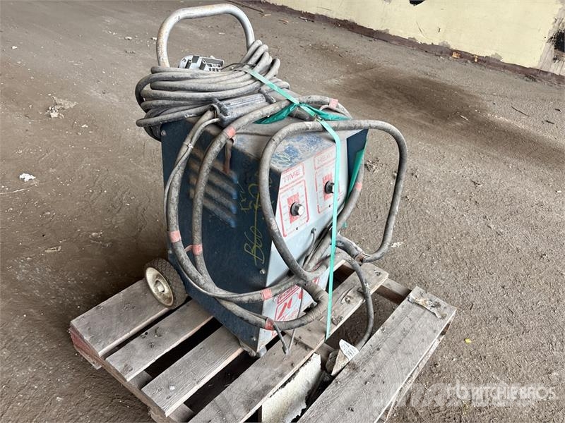 Quantity of (1) Porta Electric Welder Aparati za zavarivanje