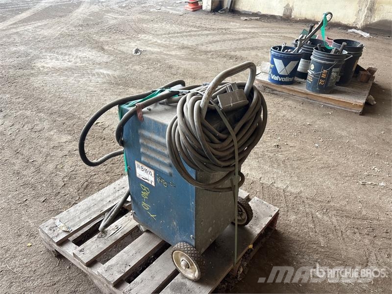 Quantity of (1) Porta Electric Welder Aparati za zavarivanje