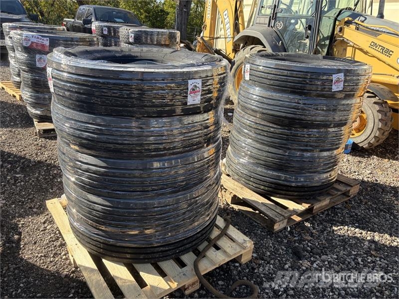 Quantity of (10) 11R22.5 Tires الإطارات والعجلات والحافات