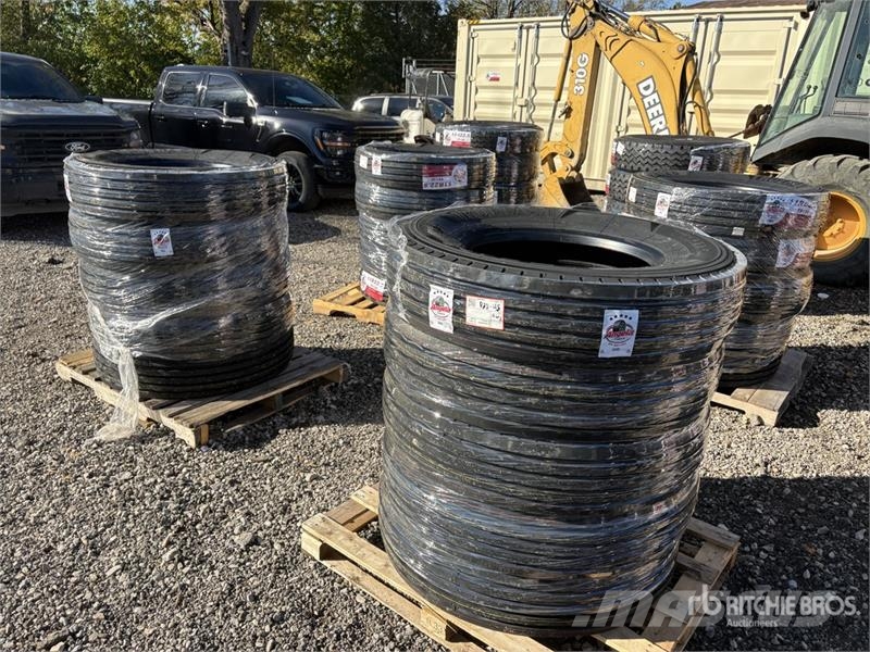 Quantity of (10) 11R22.5 Tires الإطارات والعجلات والحافات