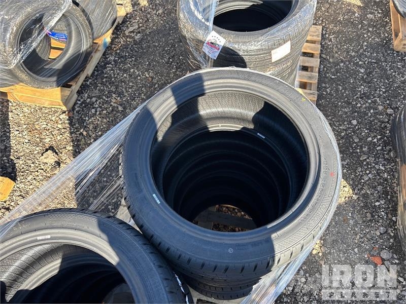 Quantity of (10) 225-45ZR-17 Tires (Unused) Gume, točkovi i felne