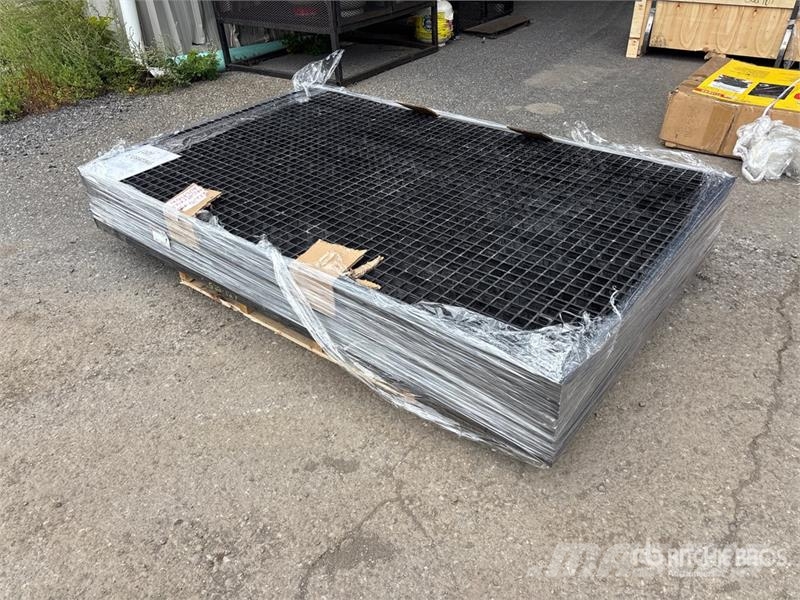 Quantity of (10) 6.5 ft x 4 ft x 1 in Molded Grati المصاعد والرافعات المادية