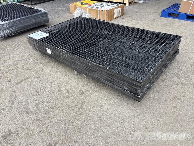 Quantity of (10) 6.5 ft x 4 ft x 1 in Molded Grati Vintsid, telfrid ja materjaliliftid