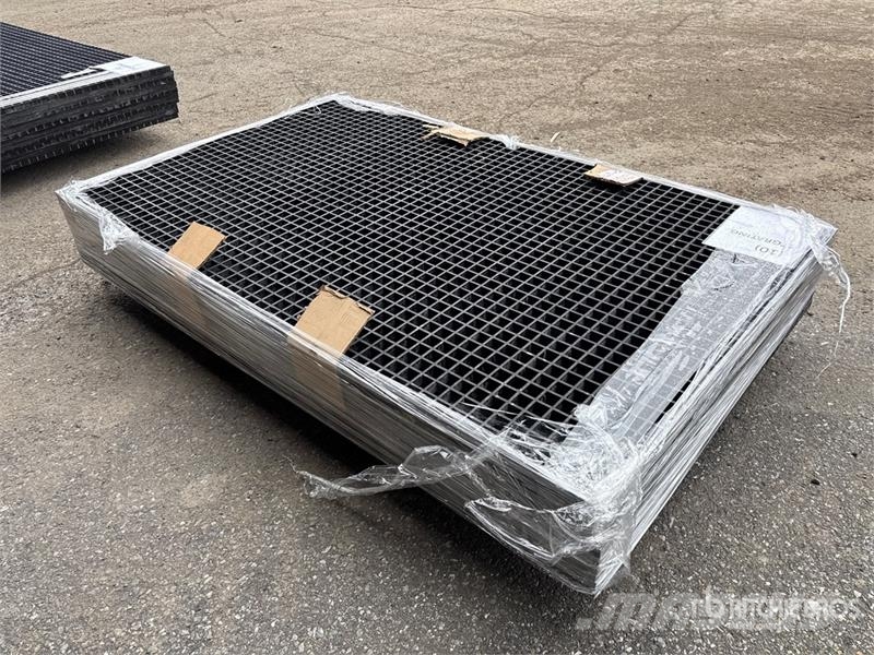 Quantity of (10) 6.5 ft x 4 ft x 1 in Molded Grati المصاعد والرافعات المادية