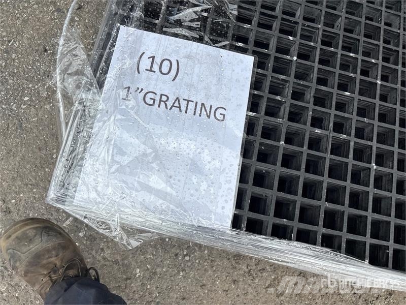 Quantity of (10) 6.5 ft x 4 ft x 1 in Molded Grati المصاعد والرافعات المادية
