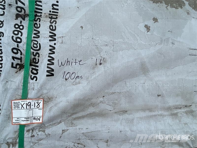Quantity of (100) 16 ft White Steel Siding / Roofi Sonstige Baumaschinen