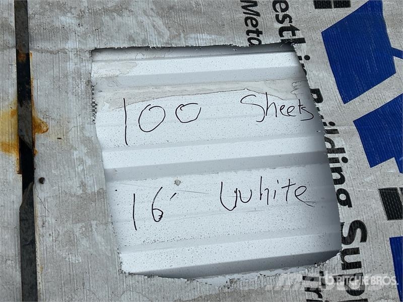 Quantity of (100) 16 ft White Steel Siding / Roofi Sonstige Baumaschinen