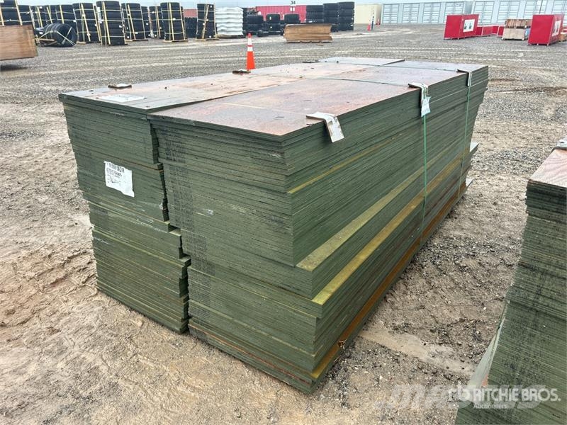 Quantity of (100) 2 ft x 8 ft 3/4 in MDO G1S With Drugi deli