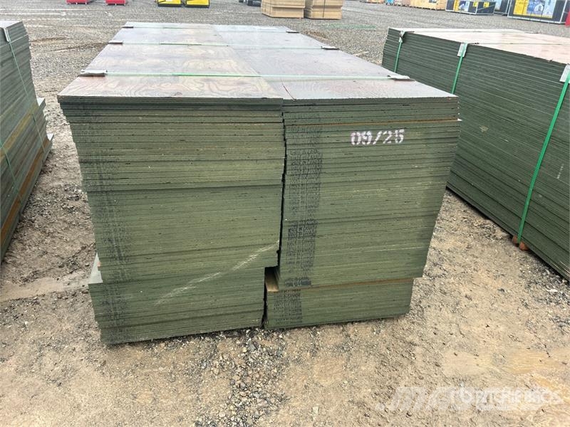 Quantity of (100) 2 ft x 8 ft 3/4 in MDO G1S With Drugi deli