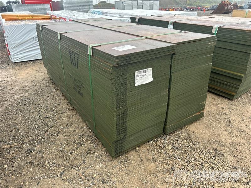 Quantity of (100) 2 ft x 8 ft 3/4 in MDO G1S With Drugi deli