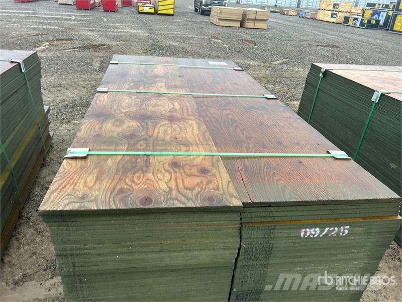 Quantity of (100) 2 ft x 8 ft 3/4 in MDO G1S With Drugi deli