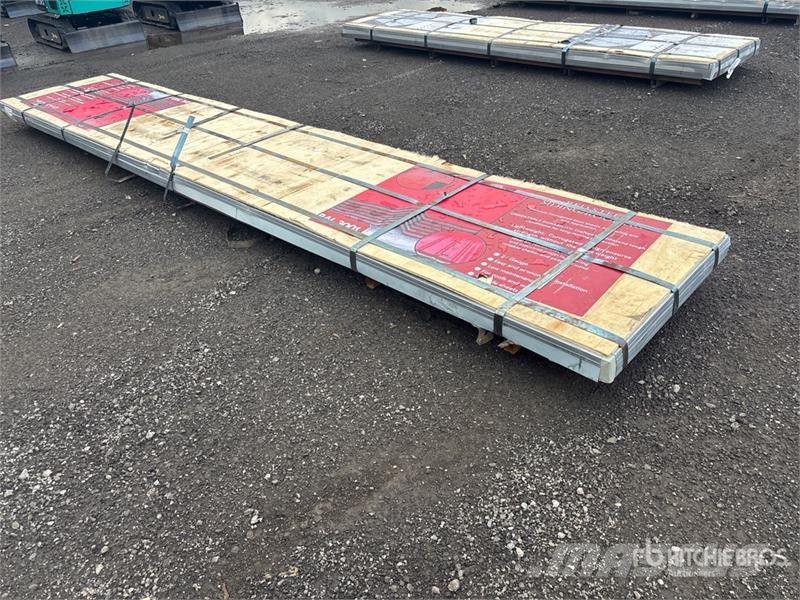 Quantity of (100) 3 ft x 16 ft Red Steel Siding Ro Строителство - Други