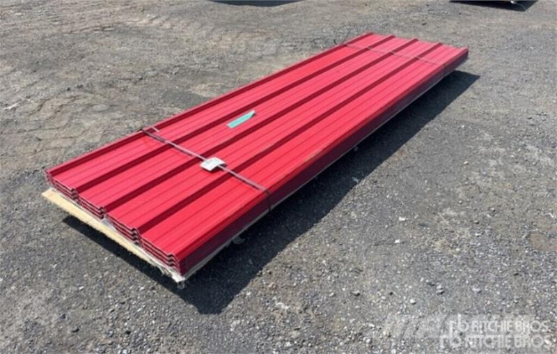 Quantity of (100) 3 ft x 10 ft Red Steel Siding Ro Ostalo za građevinarstvo
