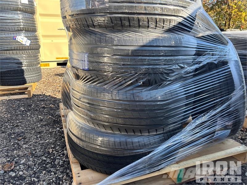 Quantity of (12) 215/55R17 235-55R-18 Tires 轮胎、车轮、轮圈