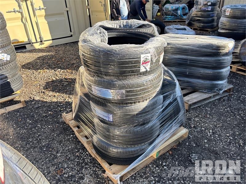 Quantity of (12) 215/55R17 235-55R-18 Tires 轮胎、车轮、轮圈