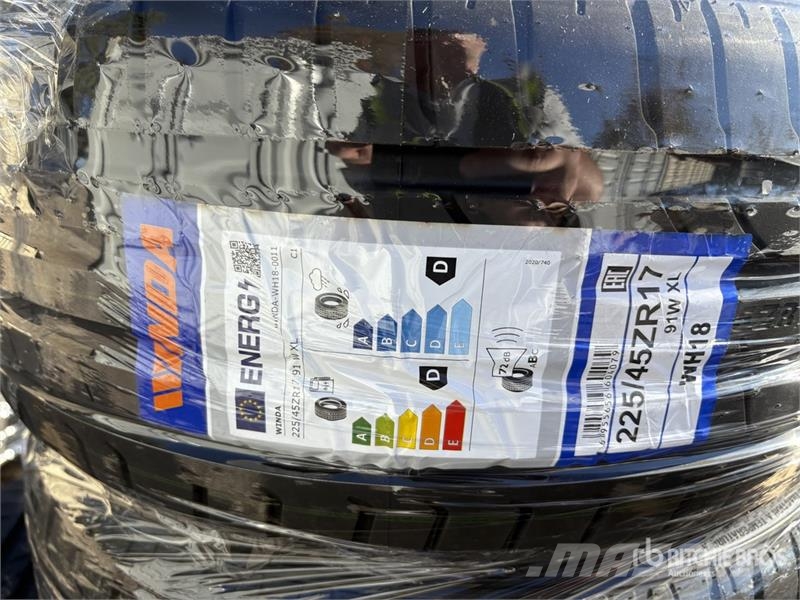 Quantity of (12) 225/45R17 Tires الإطارات والعجلات والحافات