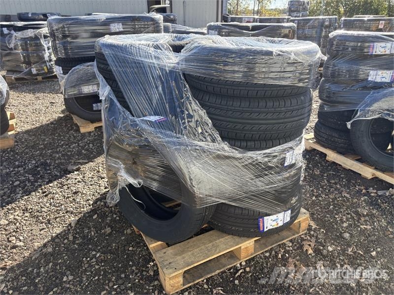 Quantity of (12) 225/60R17 Tires الإطارات والعجلات والحافات