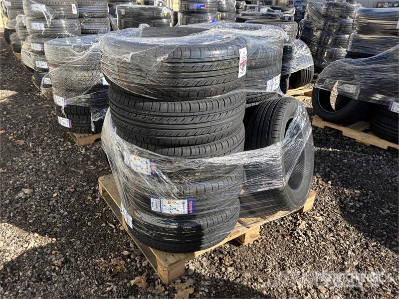 Quantity of (12) 225/60R17 Tires الإطارات والعجلات والحافات