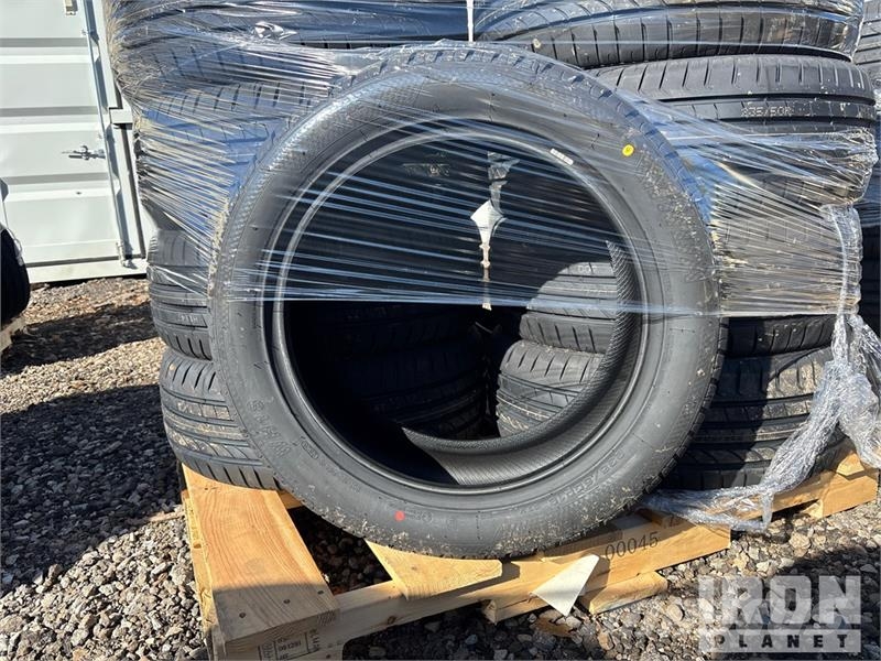  Quantity of (12) 235-50R-18 Tires (Unused) 轮胎、车轮、轮圈