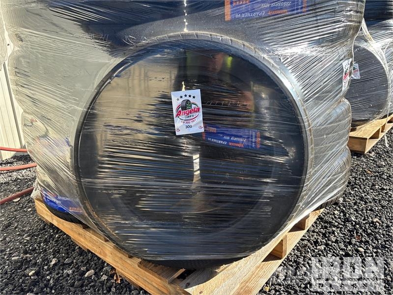  Quantity of (12) 235/55R19 Tires (Unused) 轮胎、车轮、轮圈