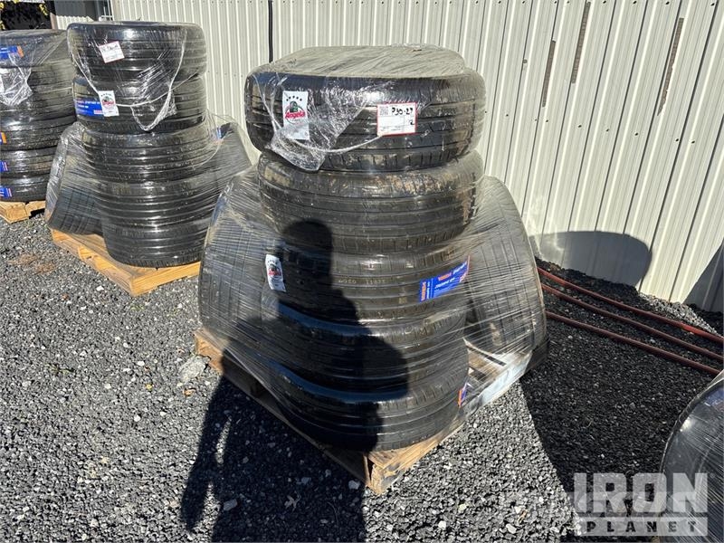 Quantity of (12) 235/55R19 Tires (Unused) 轮胎、车轮、轮圈