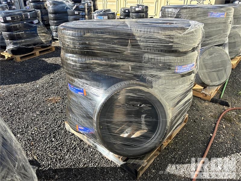  Quantity of (12) 235/55R19 Tires (Unused) 轮胎、车轮、轮圈
