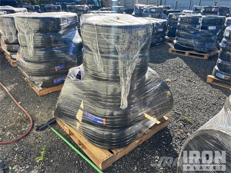  Quantity of (12) 245/40ZR19 Tires (Unused) 轮胎、车轮、轮圈