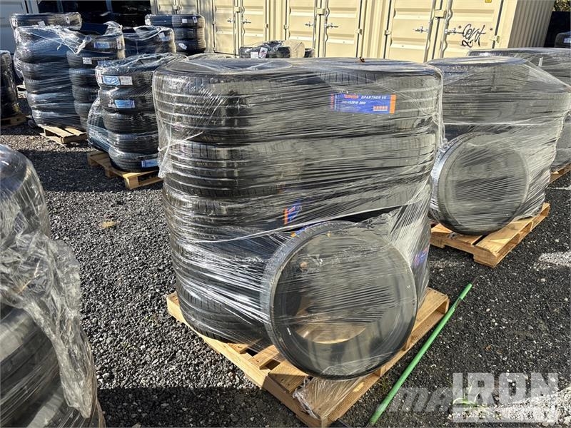  Quantity of (12) 245/40ZR19 Tires (Unused) 轮胎、车轮、轮圈