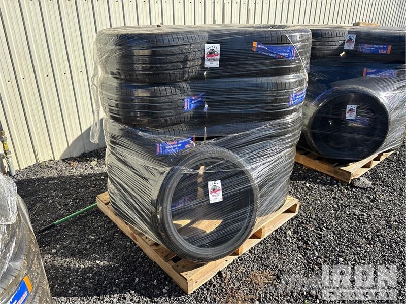  Quantity of (12) 245/40ZR19 Tires (Unused) 轮胎、车轮、轮圈