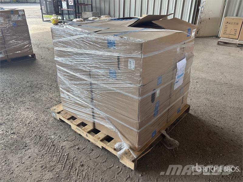  Quantity of (12) Aluminum Wheels Opony, koła i felgi