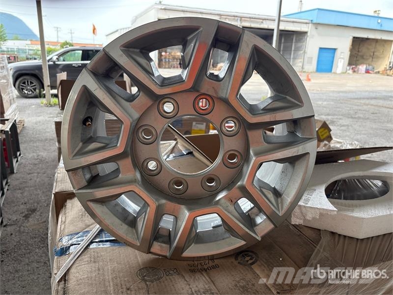 Quantity of (12) Aluminum Wheels Opony, koła i felgi