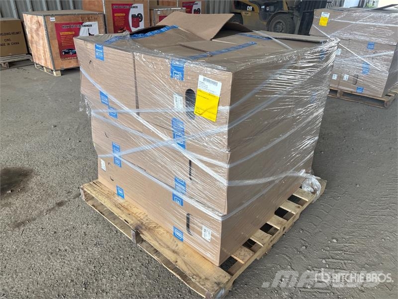  Quantity of (12) Aluminum Wheels Opony, koła i felgi