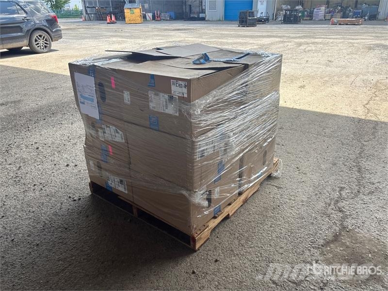  Quantity of (12) Aluminum Wheels Opony, koła i felgi
