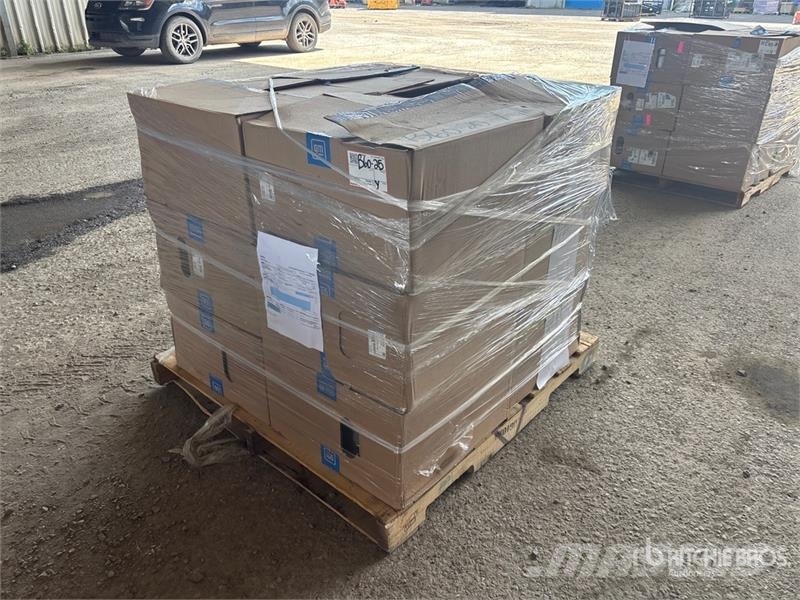  Quantity of (12) Aluminum Wheels Opony, koła i felgi