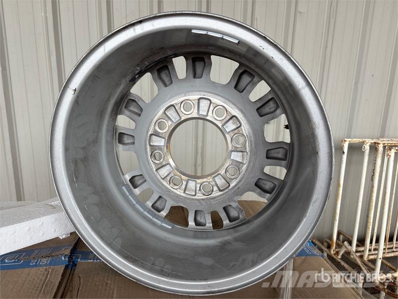 Quantity of (12) Aluminum Wheels Opony, koła i felgi