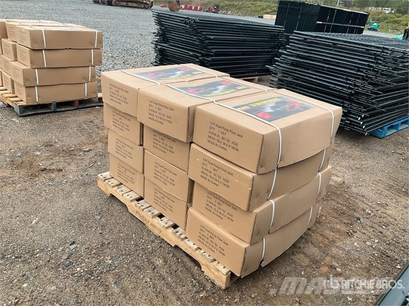 Quantity of (12) BYT FLOJK035 3.5T Floor Jack (Un Andere Zubehörteile
