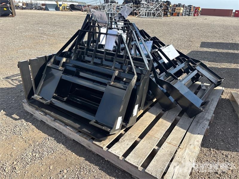 Quantity of (12) Mower King SAII100 48 in Skid St Tõstekahvlid