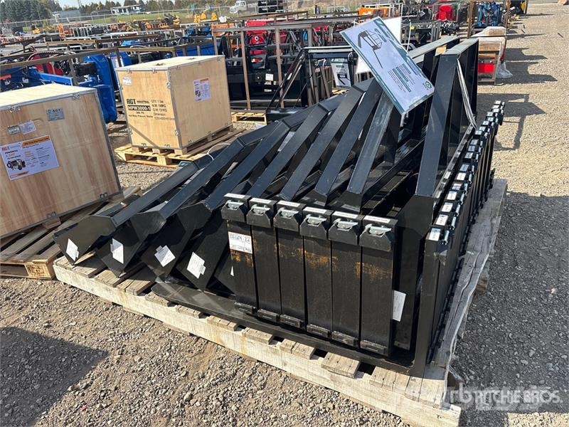 Quantity of (12) Mower King SAII100 48 in Skid St Tõstekahvlid
