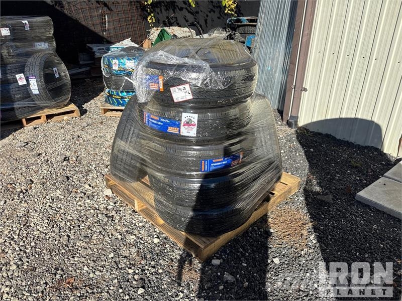  Quantity of (12) P215/65R17 Tires (Unused) 轮胎、车轮、轮圈