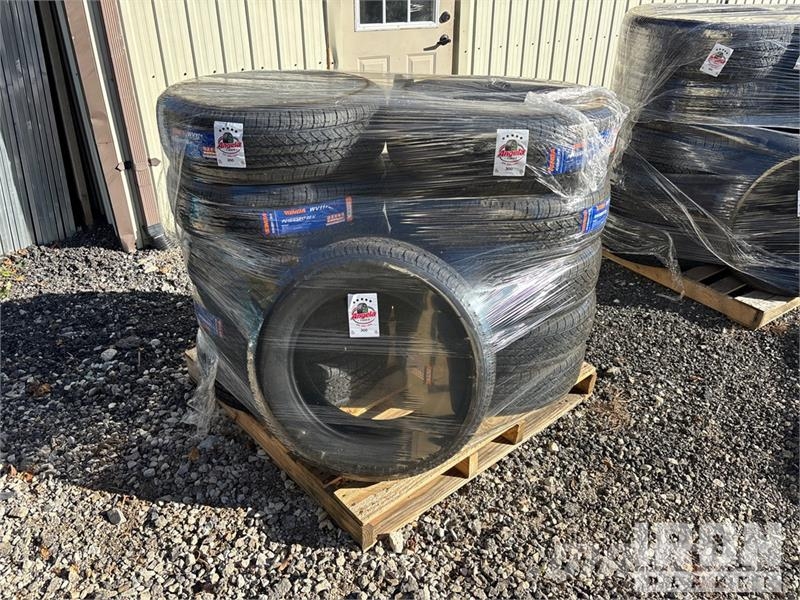  Quantity of (12) P215/65R17 Tires (Unused) 轮胎、车轮、轮圈