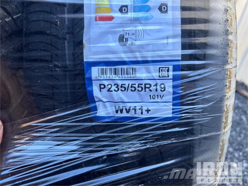 Quantity of (12) P235/55R19 Tires (Unused) 轮胎、车轮、轮圈