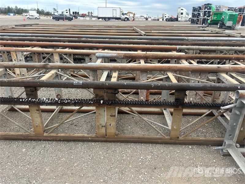 Quantity of (12) Scaffolding 足場設備
