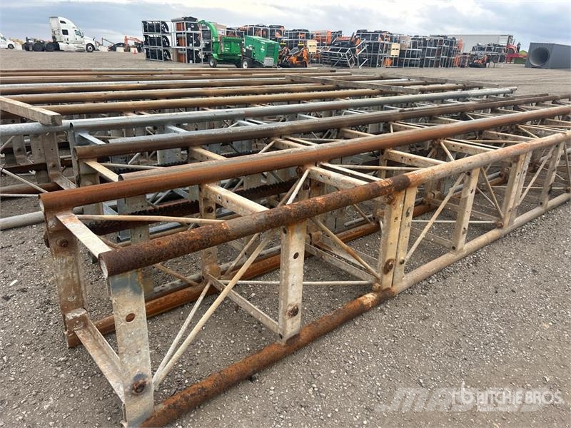 Quantity of (12) Scaffolding 足場設備