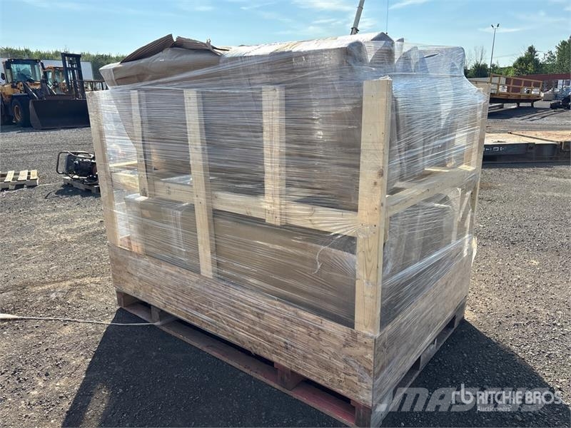 Quantity of (12) Tailgates - Fits Pickup Ostale kargo komponente