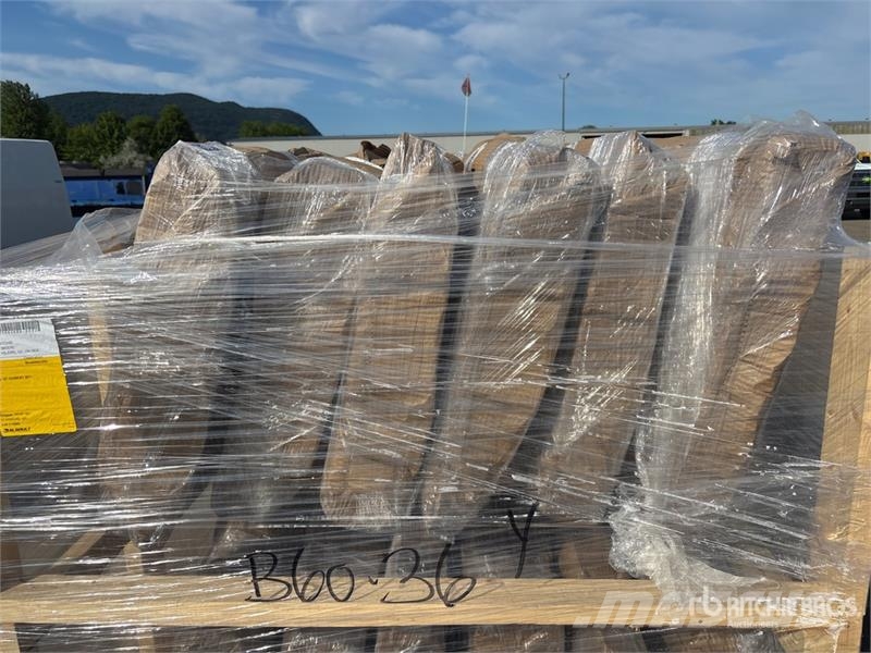 Quantity of (12) Tailgates - Fits Pickup Ostale kargo komponente
