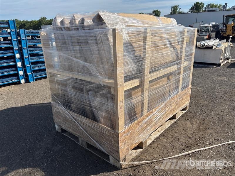 Quantity of (12) Tailgates - Fits Pickup Ostale kargo komponente