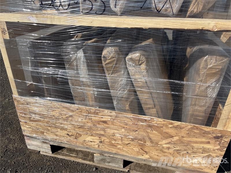 Quantity of (12) Tailgates - Fits Pickup Ostale kargo komponente