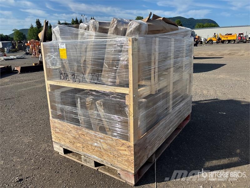 Quantity of (12) Tailgates - Fits Pickup Ostale kargo komponente